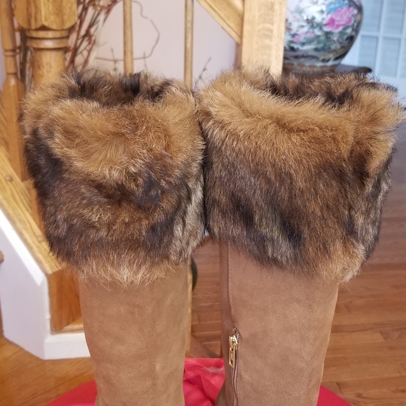 NWT UGG Wedge heel boots - Picture 3 of 8
